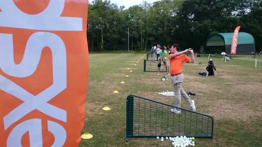 exsportise feather flag