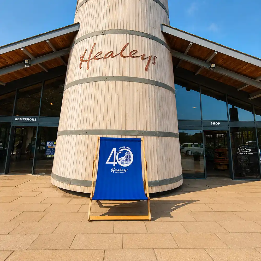Healeys Giant Deck Chair