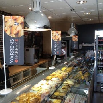 warrens table top flags